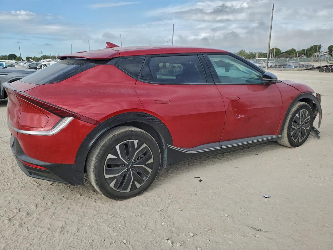 2023 KIA EV6 LIGHT photo 3