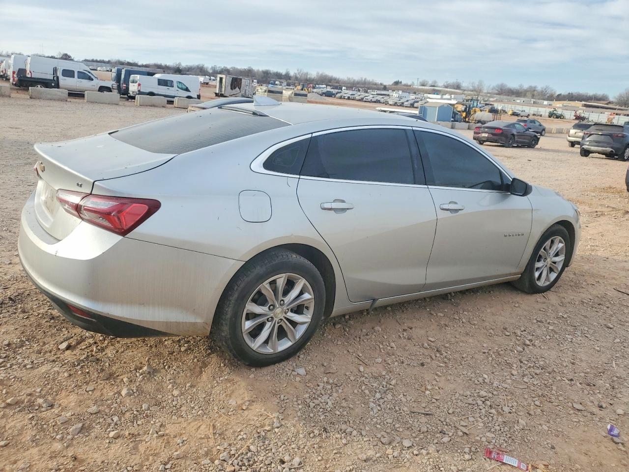 2020 CHEVROLET MALIBU photo 3