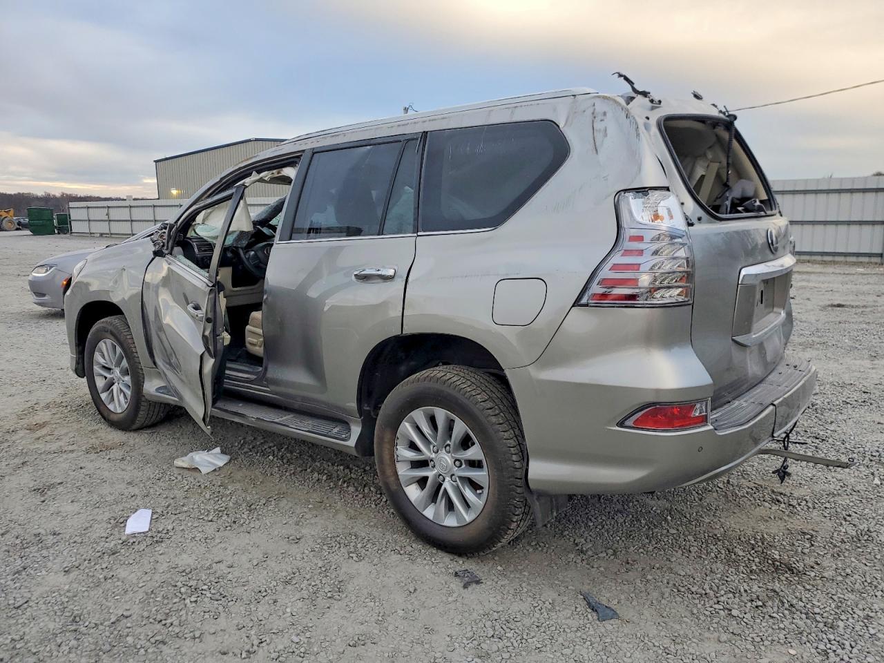 2022 LEXUS GX 460 photo 2