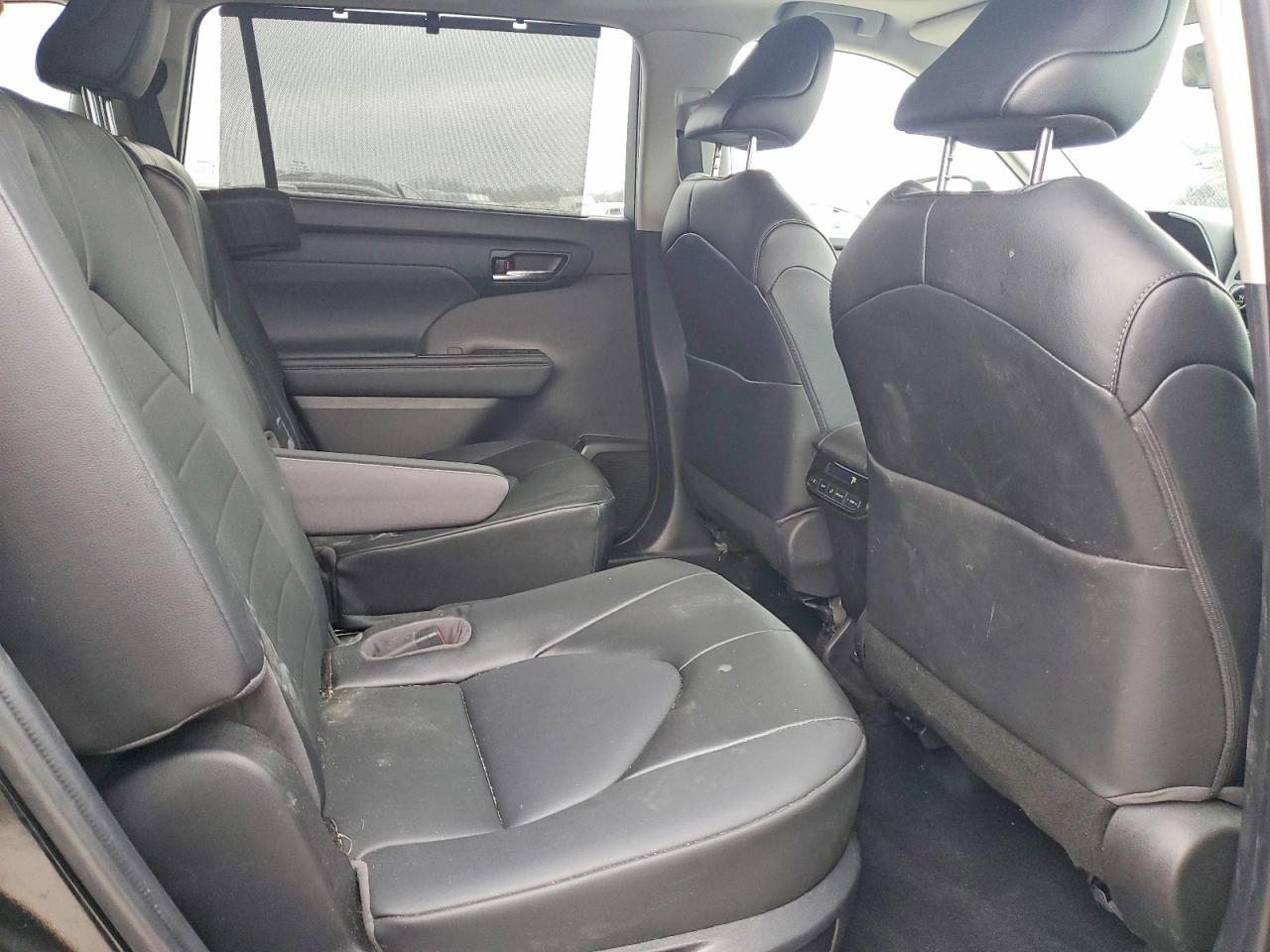 2022 TOYOTA HIGHLANDER HYBRID XLE photo 19