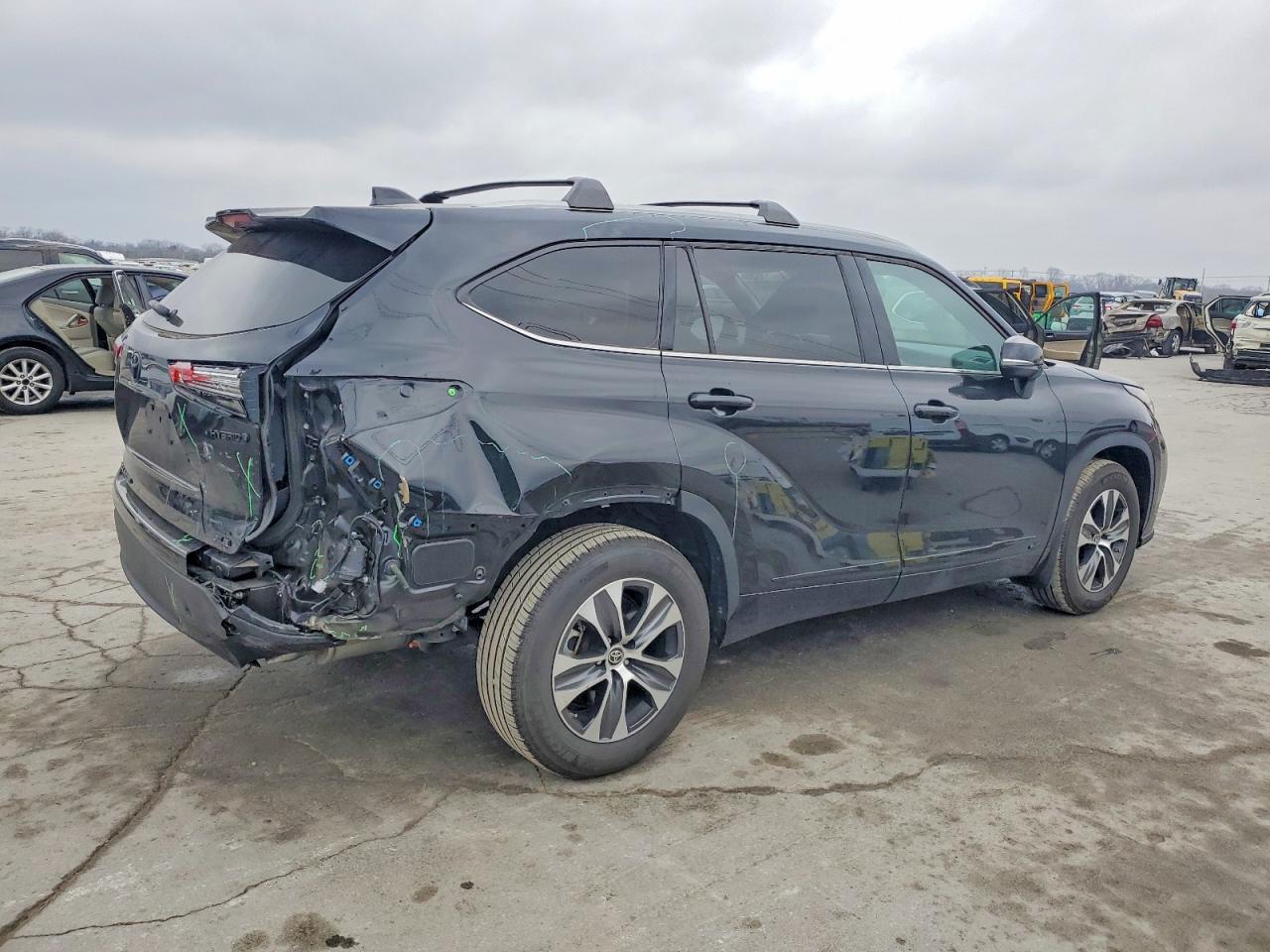 2022 TOYOTA HIGHLANDER HYBRID XLE photo 5