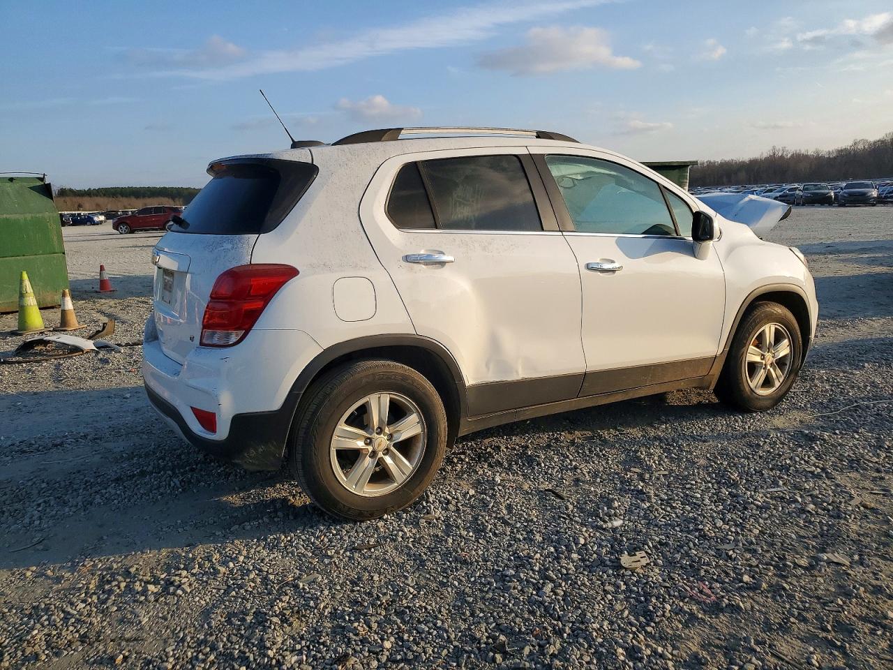 2019 CHEVROLET TRAX 1LT photo 3