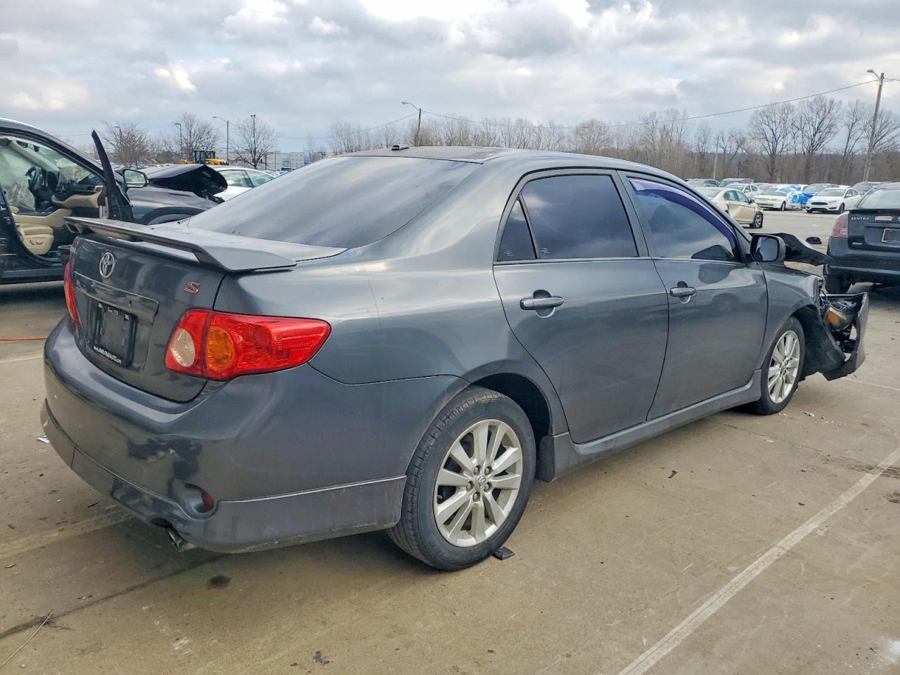 2010 TOYOTA COROLLA BASE photo 3