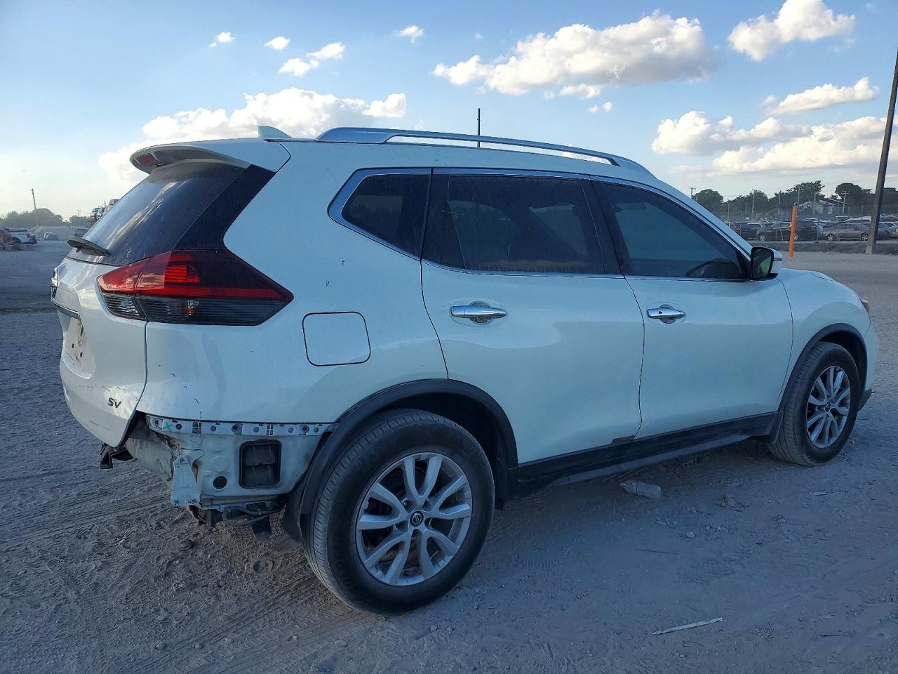 2018 NISSAN ROGUE S photo 3