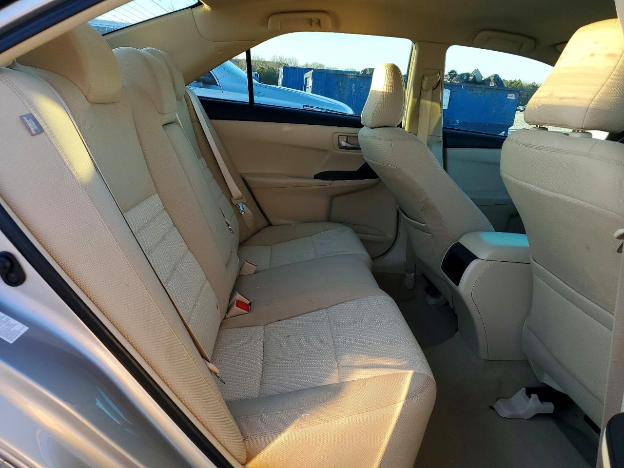 2016 TOYOTA CAMRY LE photo 10