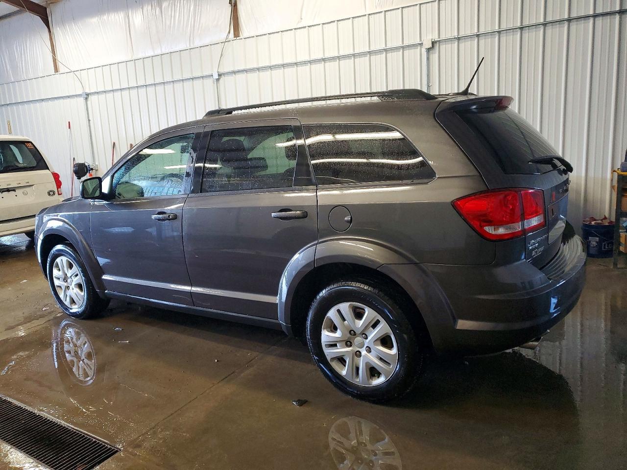 2017 DODGE JOURNEY SE photo 2