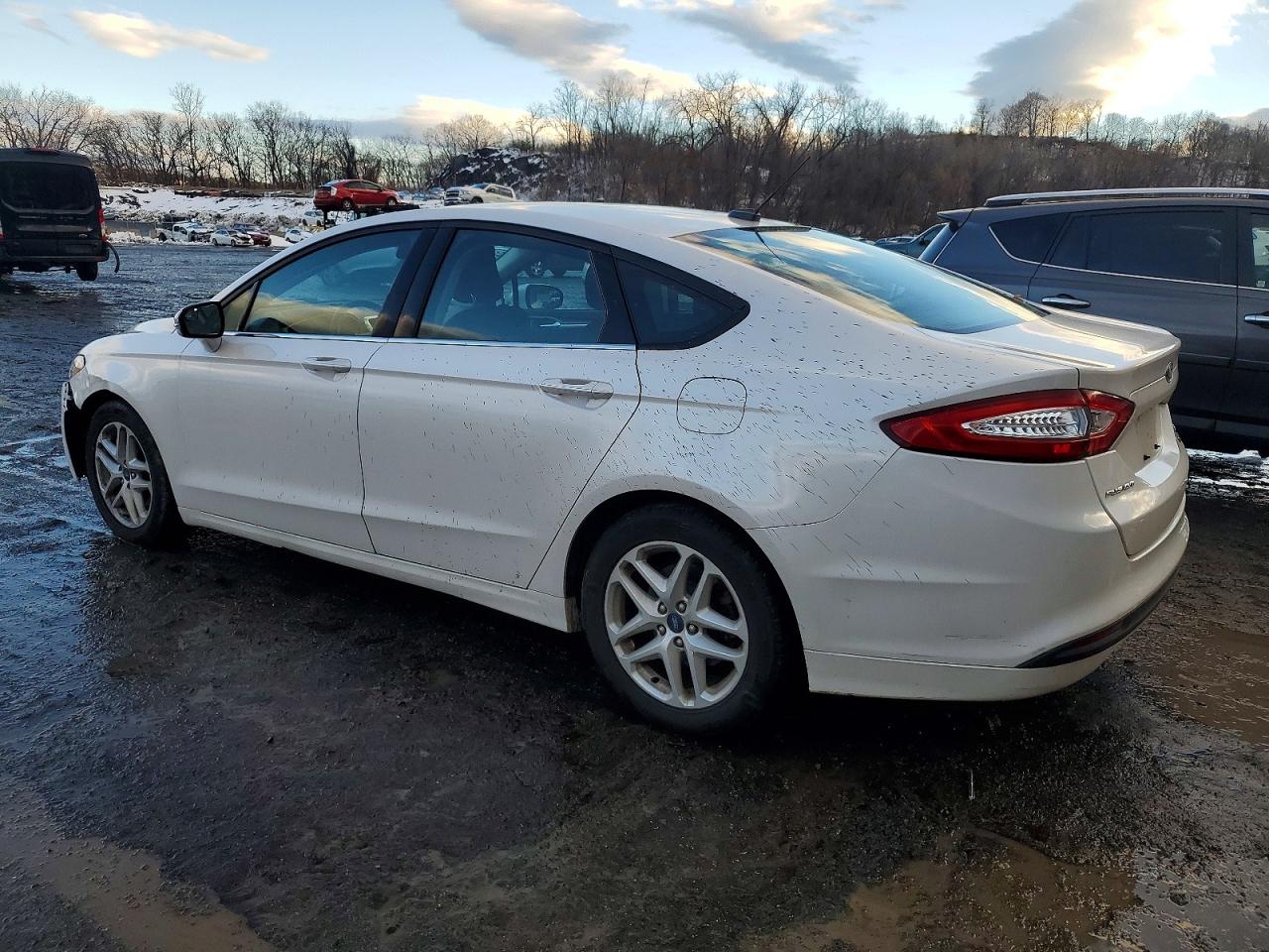 2013 FORD FUSION SE photo 2