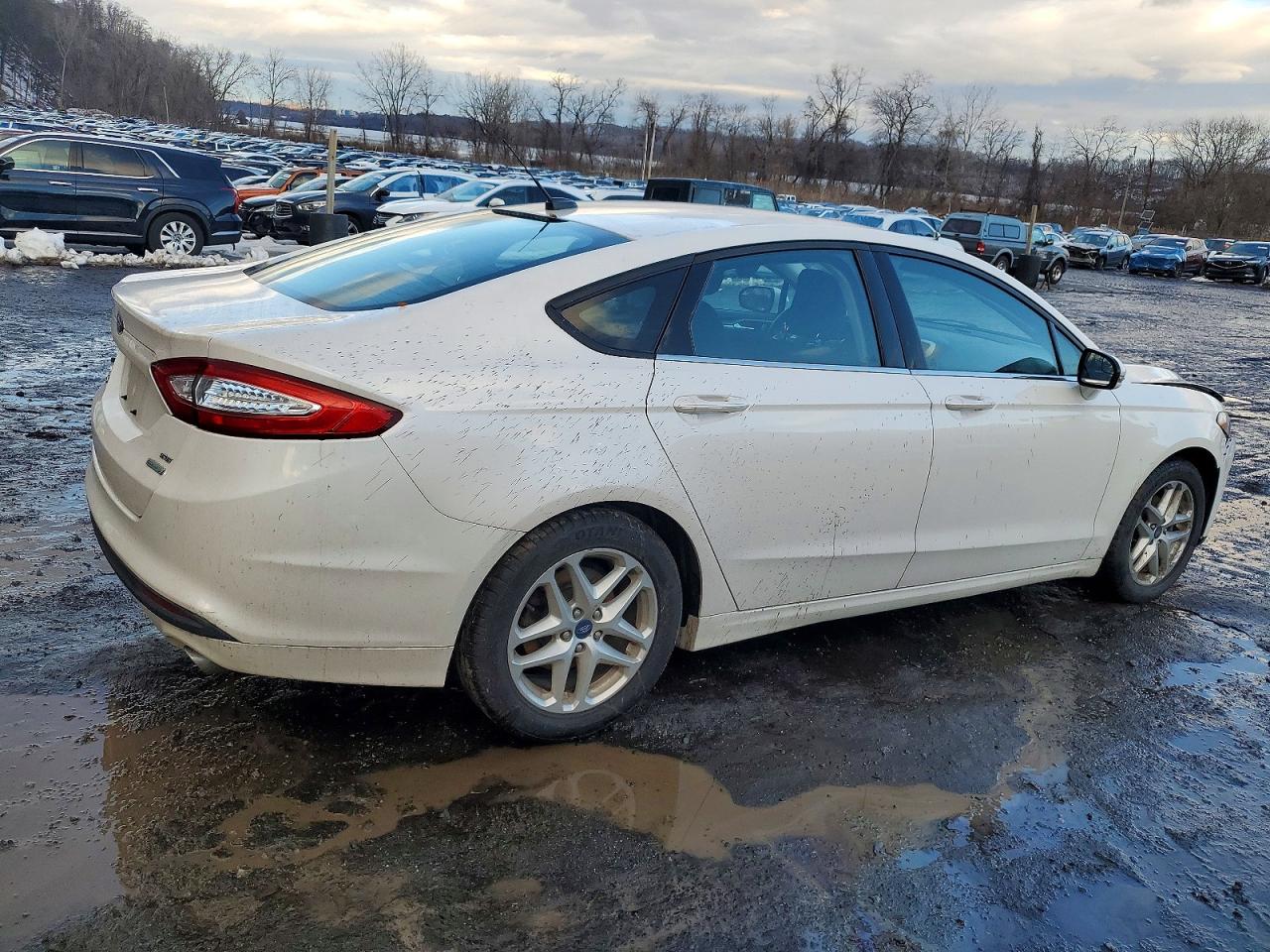2013 FORD FUSION SE photo 3