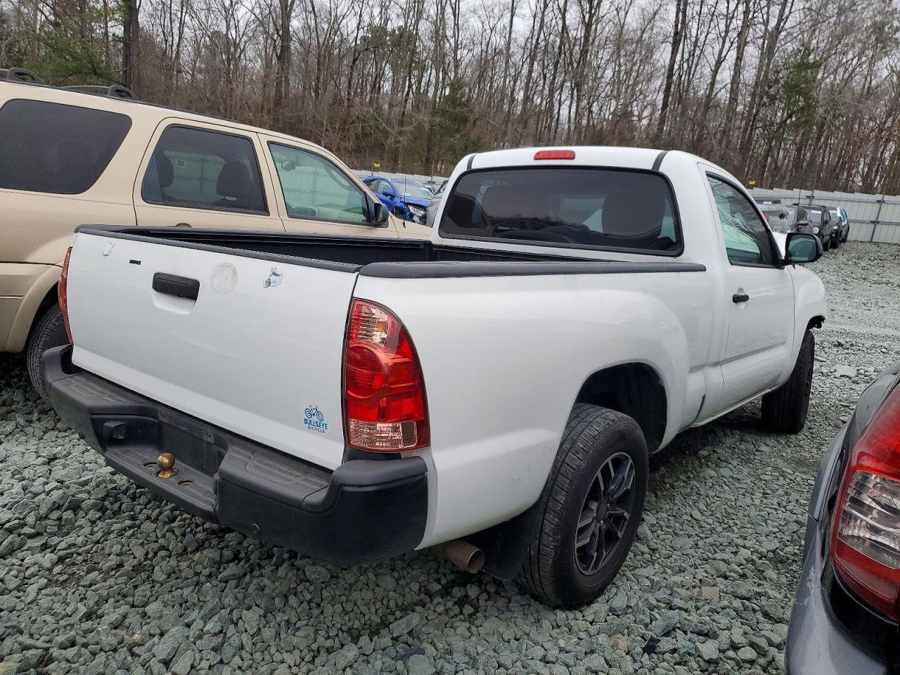 2013 TOYOTA TACOMA photo 3