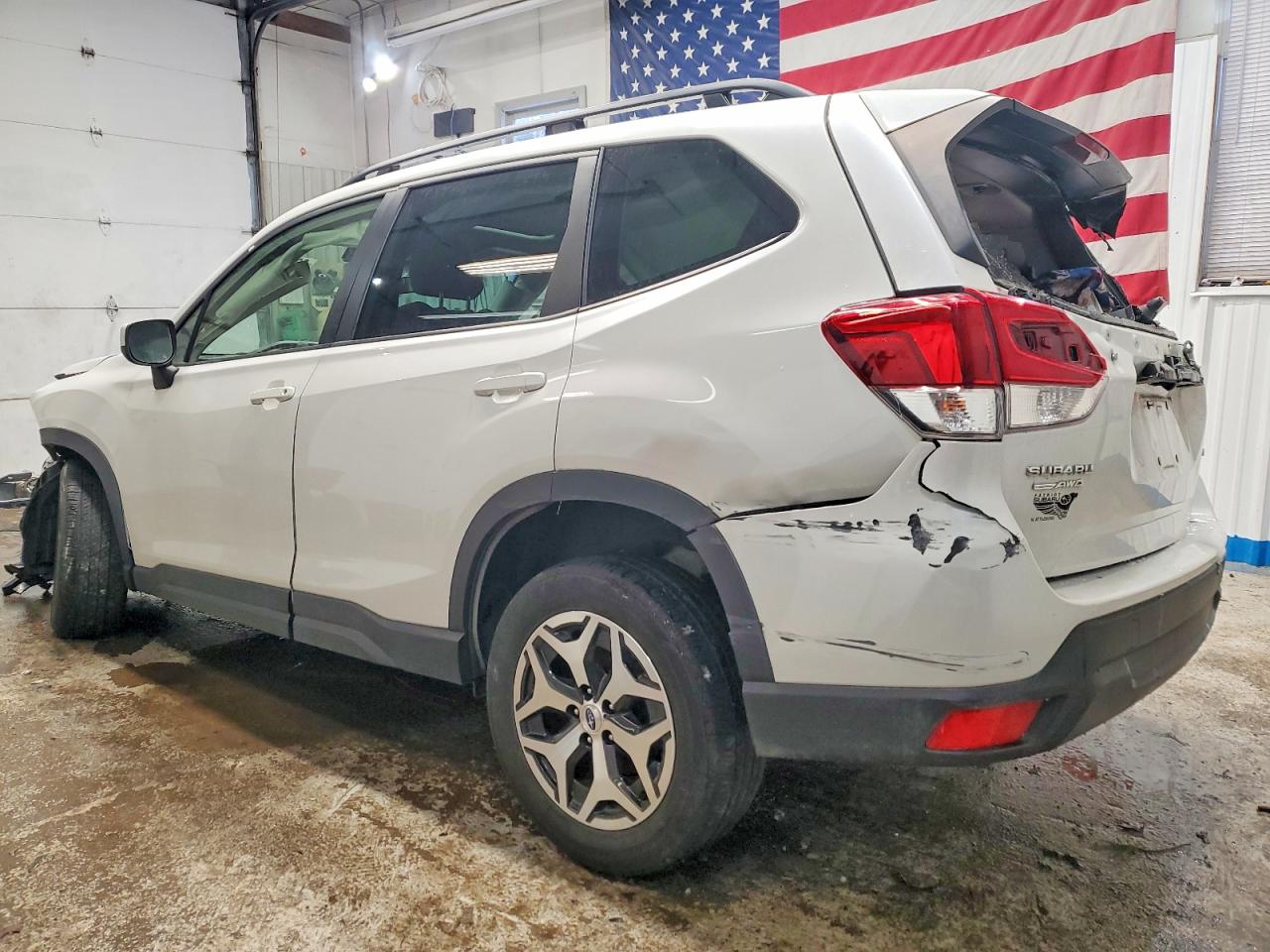 2022 SUBARU FORESTER PREMIUM photo 2