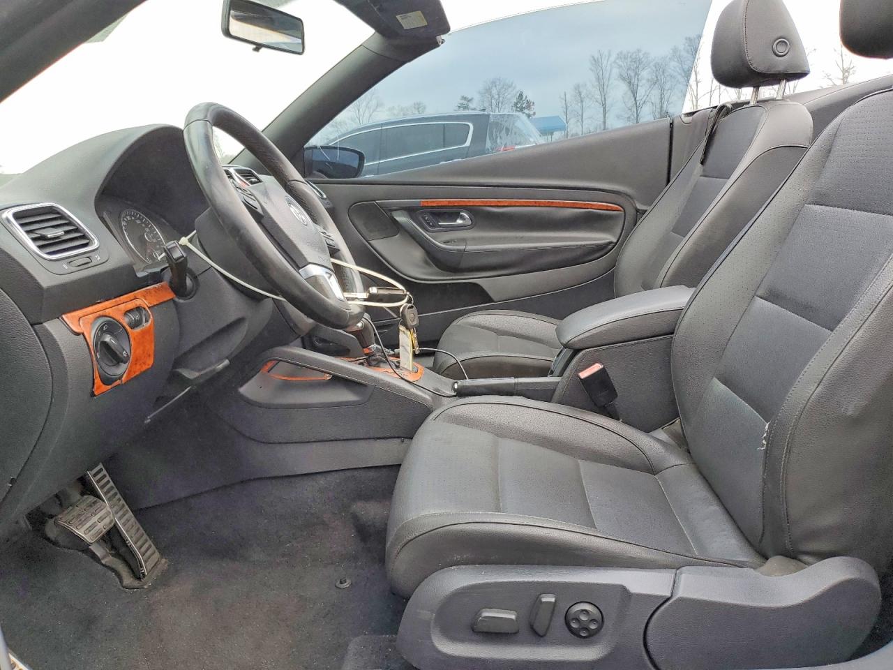 2010 VOLKSWAGEN EOS TURBO photo 19