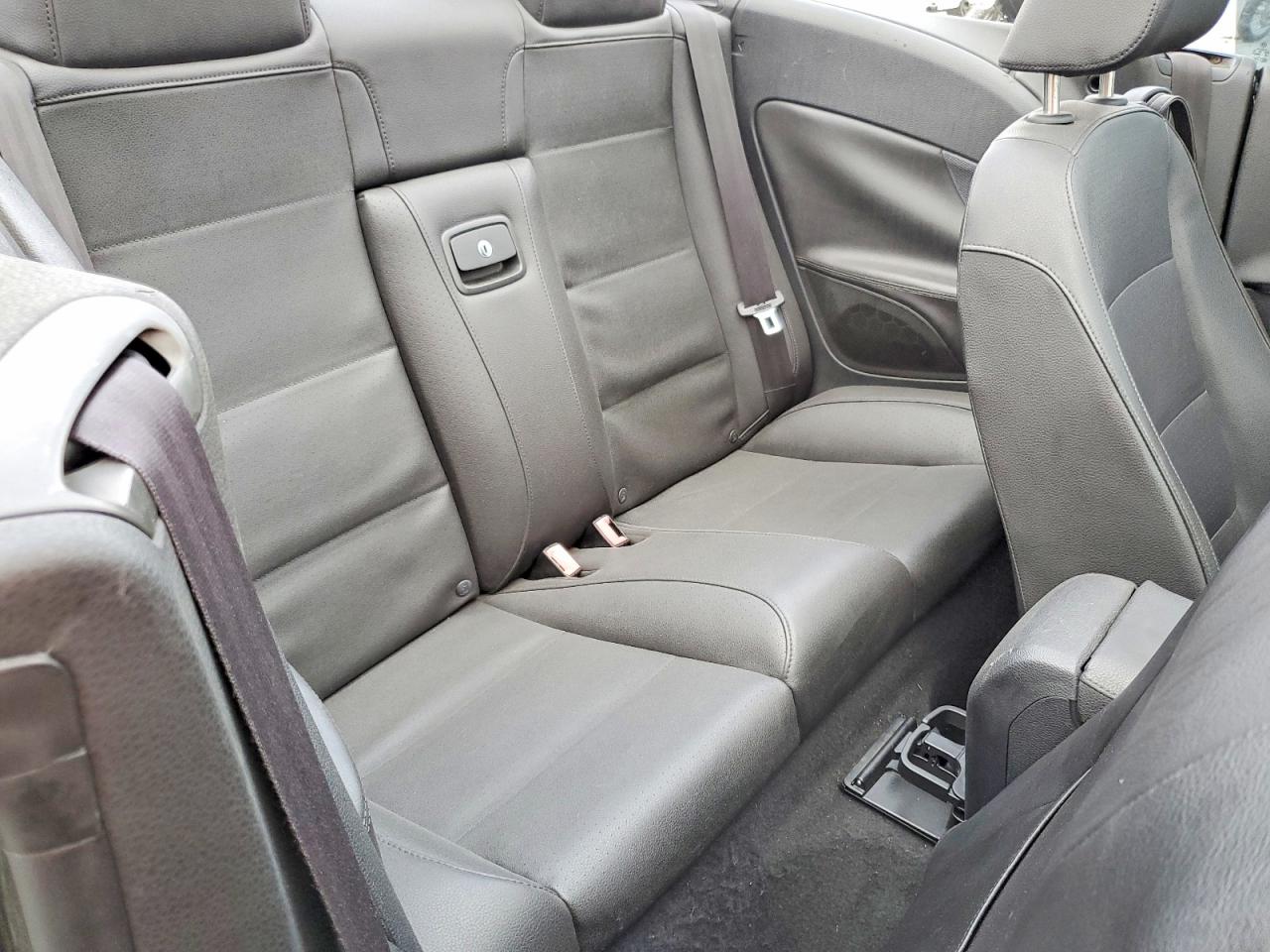 2010 VOLKSWAGEN EOS TURBO photo 28