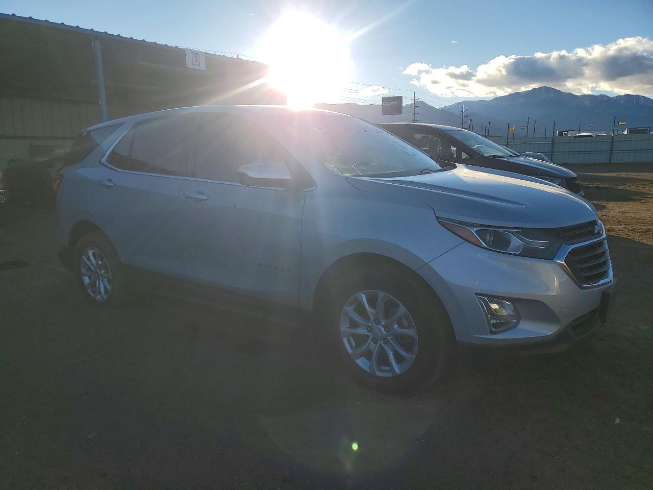 2018 CHEVROLET EQUINOX LT photo 4