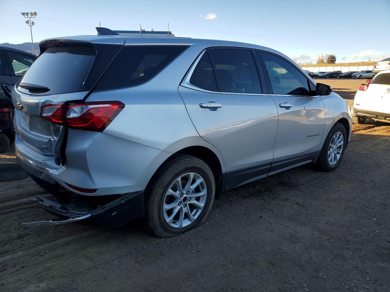 2018 CHEVROLET EQUINOX LT photo 3