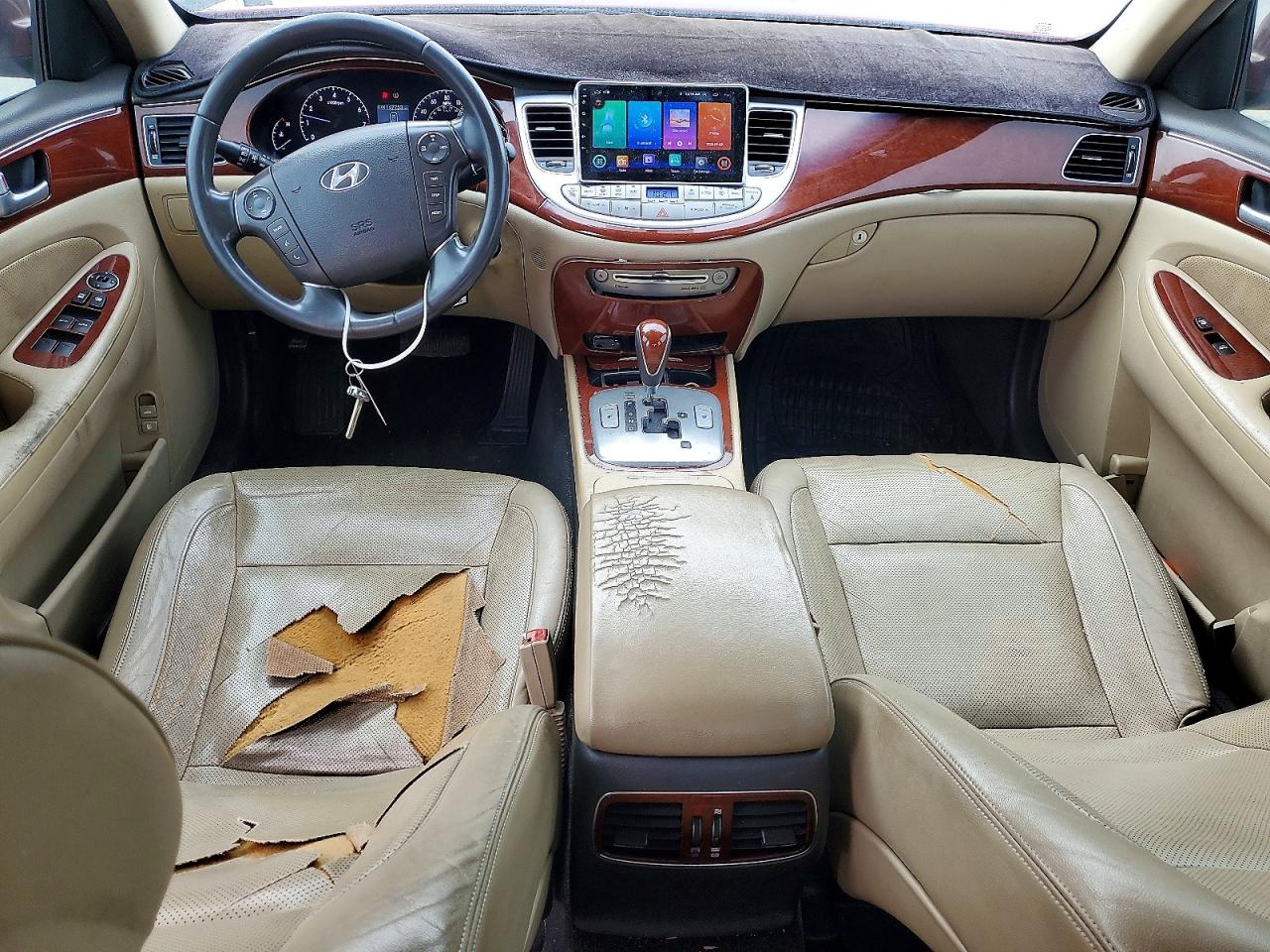 2012 HYUNDAI GENESIS 3.8L photo 8