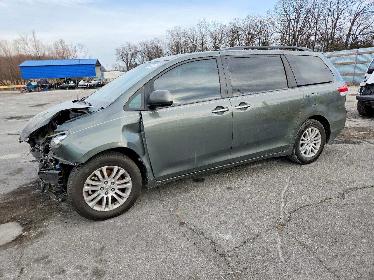 2014 TOYOTA SIENNA