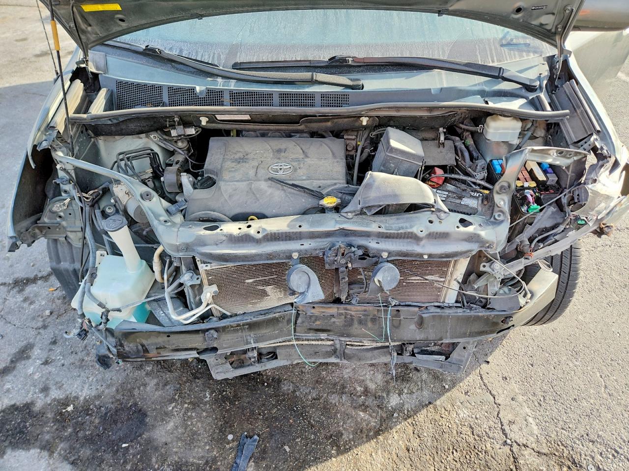 2014 TOYOTA SIENNA XLE photo 23