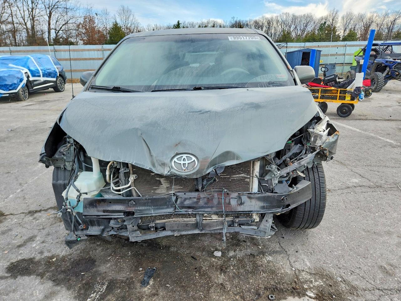 2014 TOYOTA SIENNA XLE photo 9
