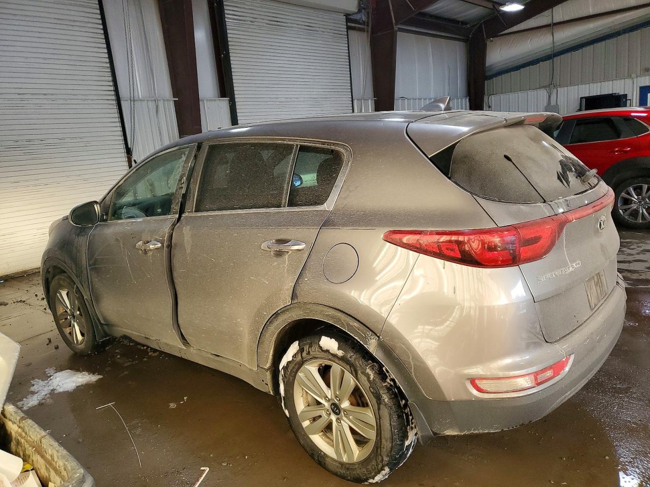 2018 KIA SPORTAGE LX photo 2