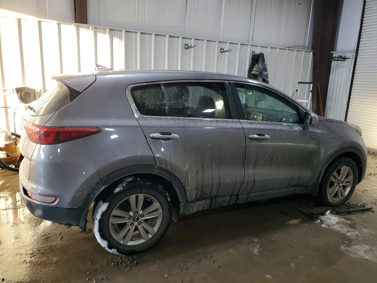 2018 KIA SPORTAGE LX photo 3