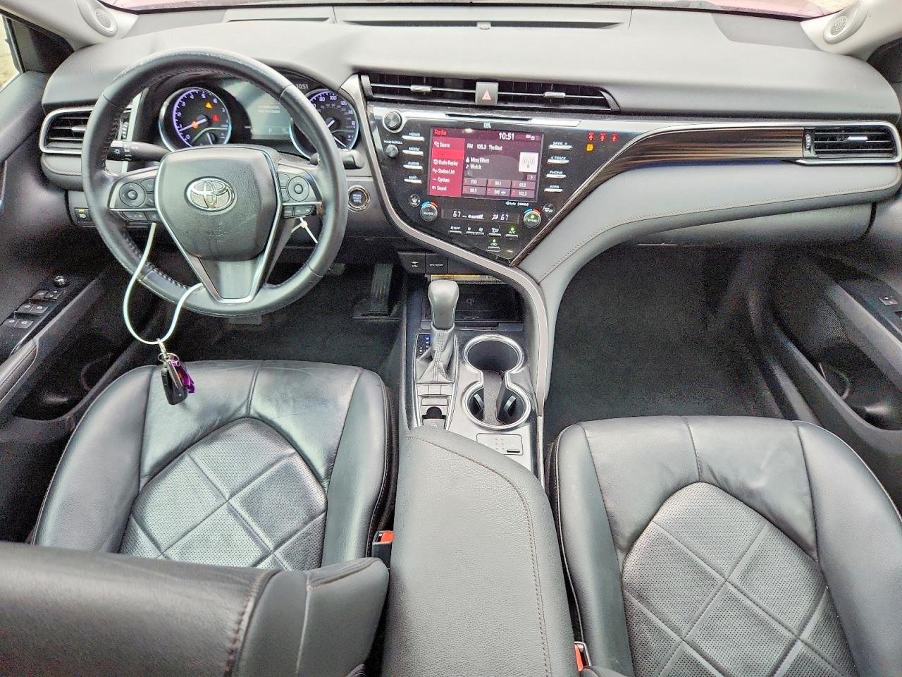 2019 TOYOTA CAMRY photo 8
