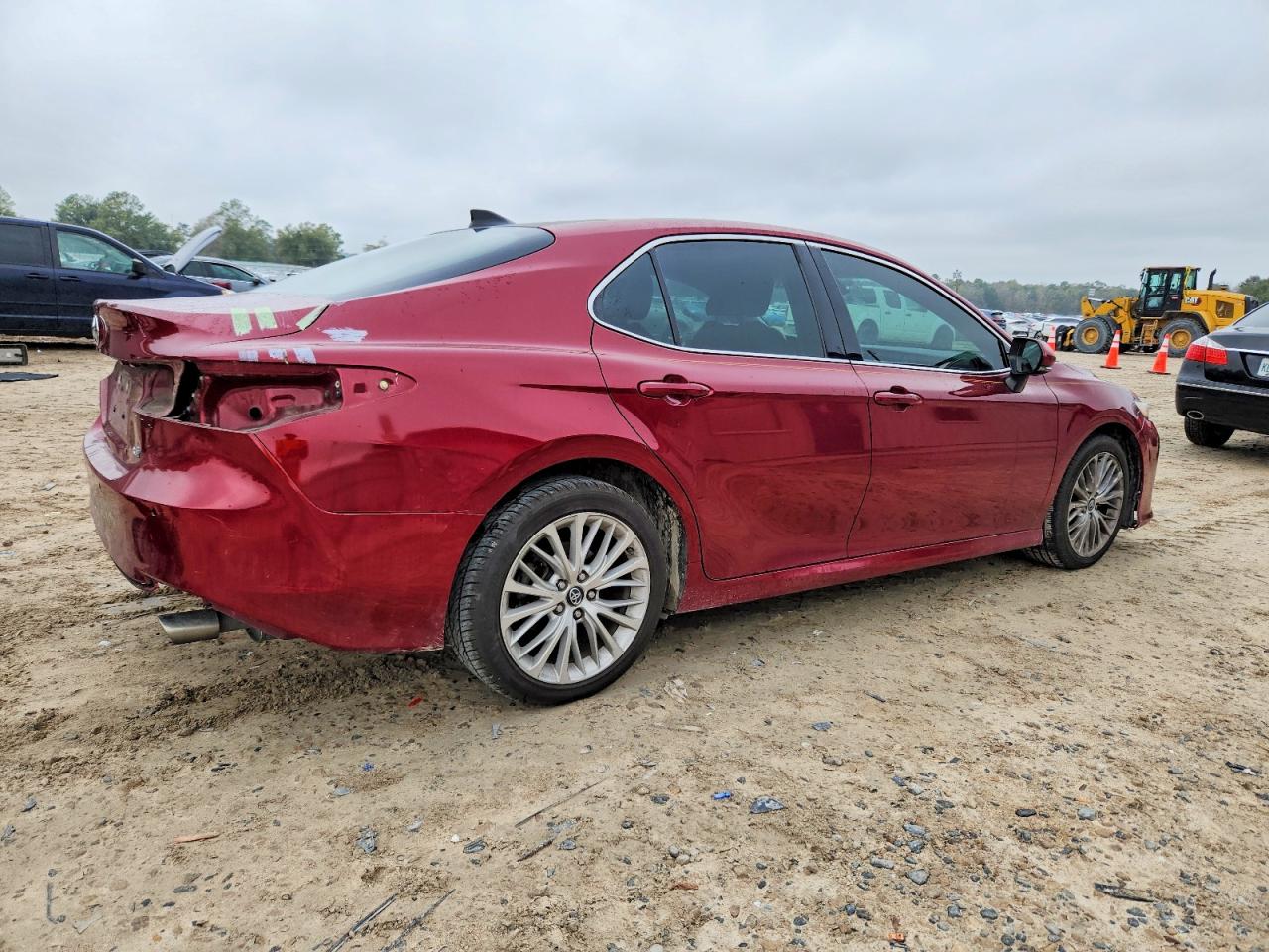 2019 TOYOTA CAMRY photo 3