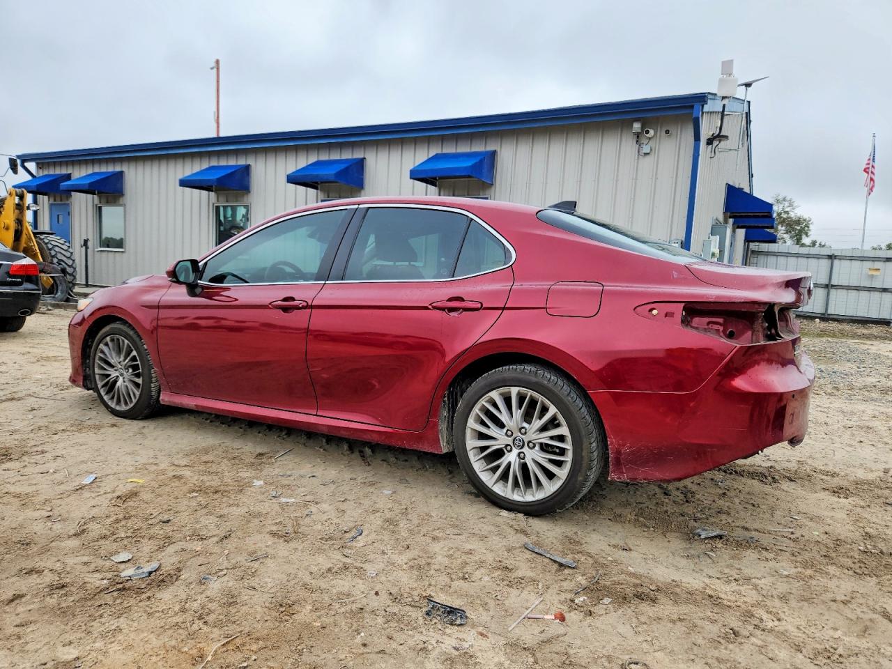 2019 TOYOTA CAMRY photo 2