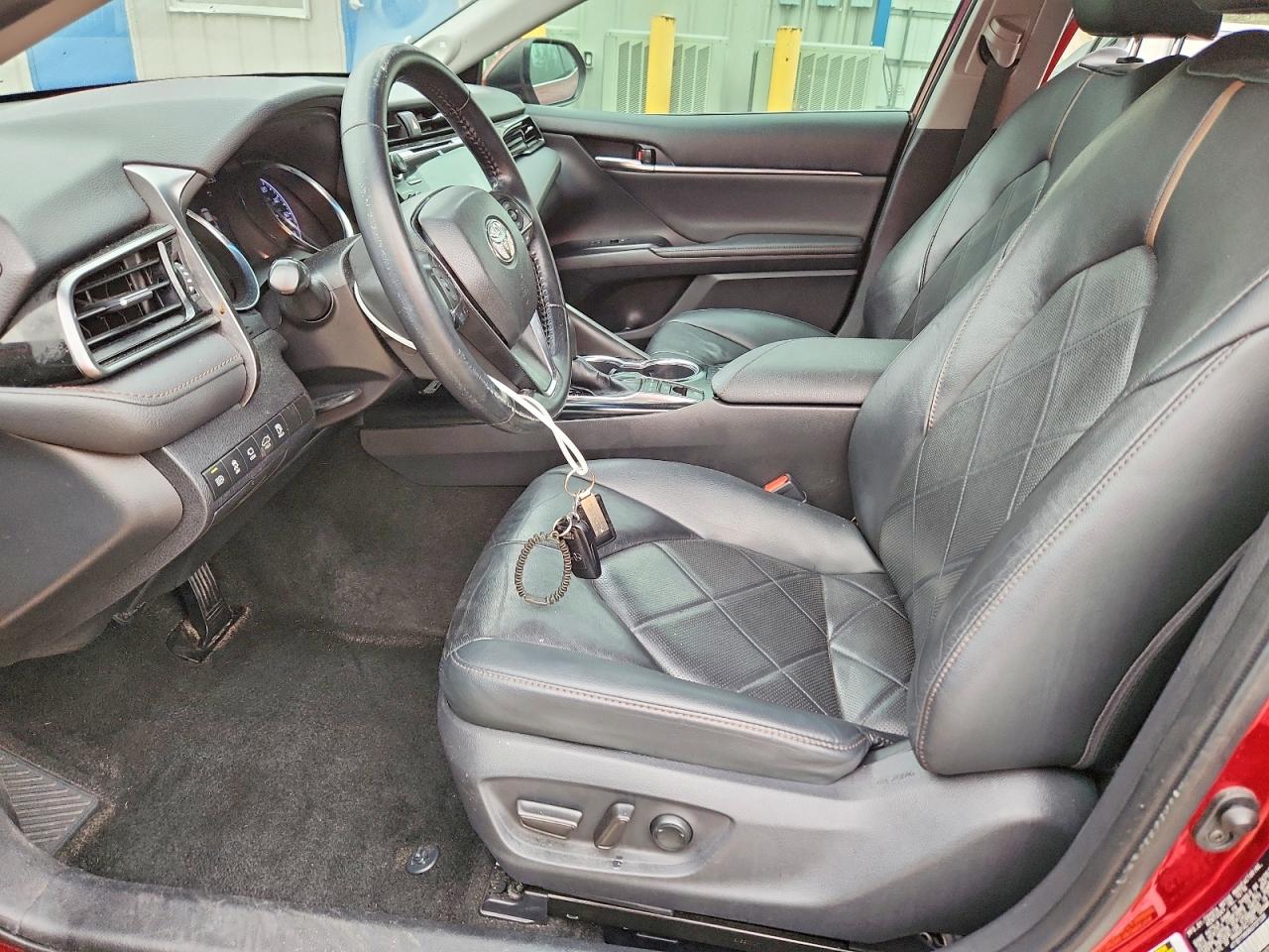 2019 TOYOTA CAMRY photo 7
