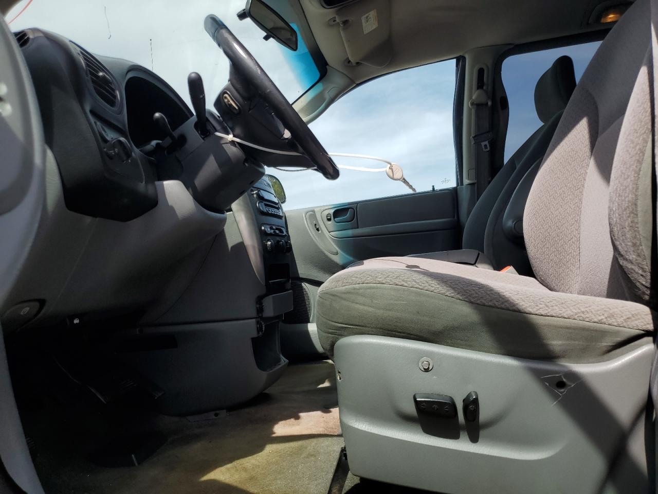 2005 CHRYSLER TOWN & COUNTRY TOURING photo 7