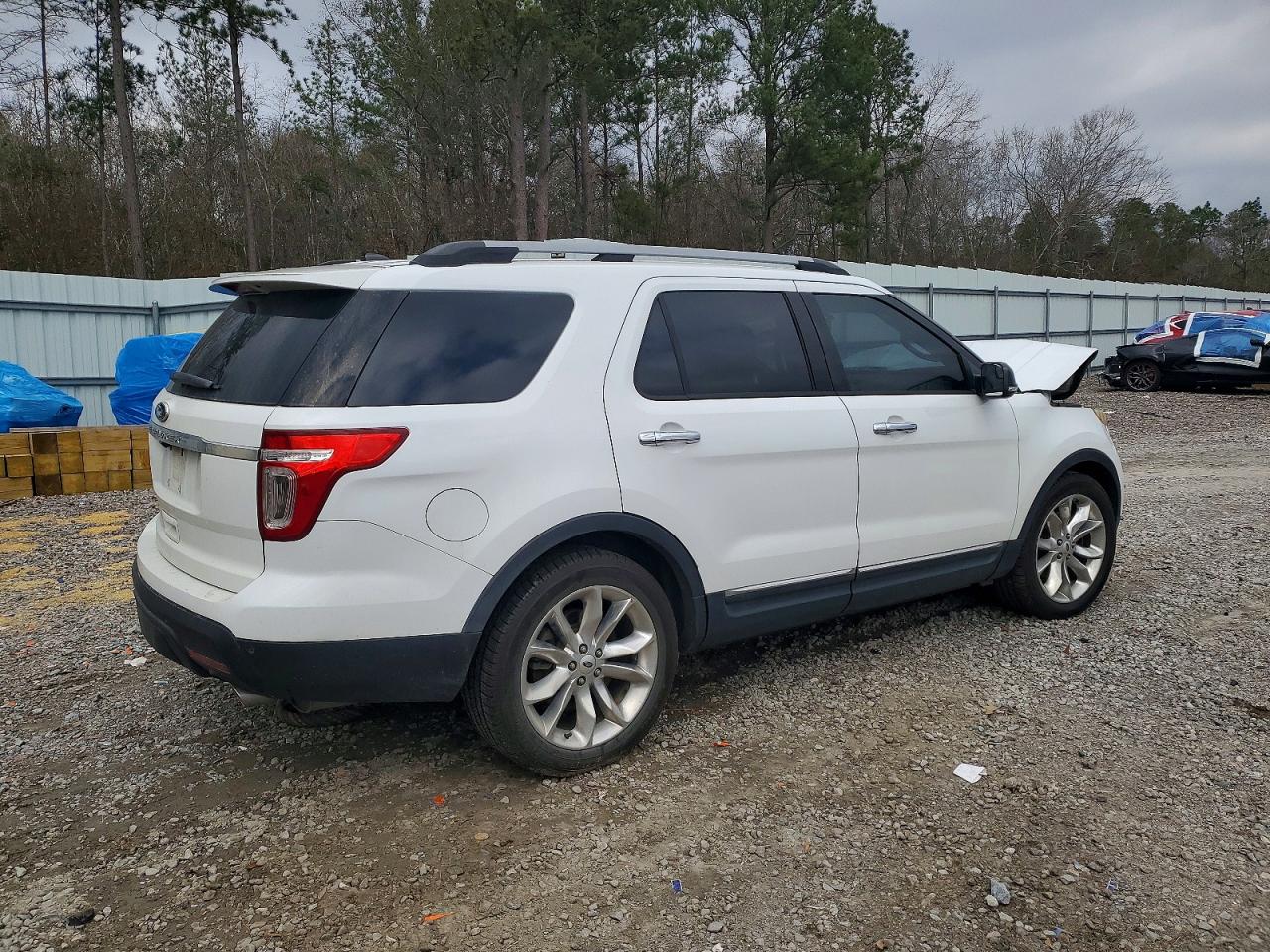 2014 FORD EXPLORER XLT photo 3