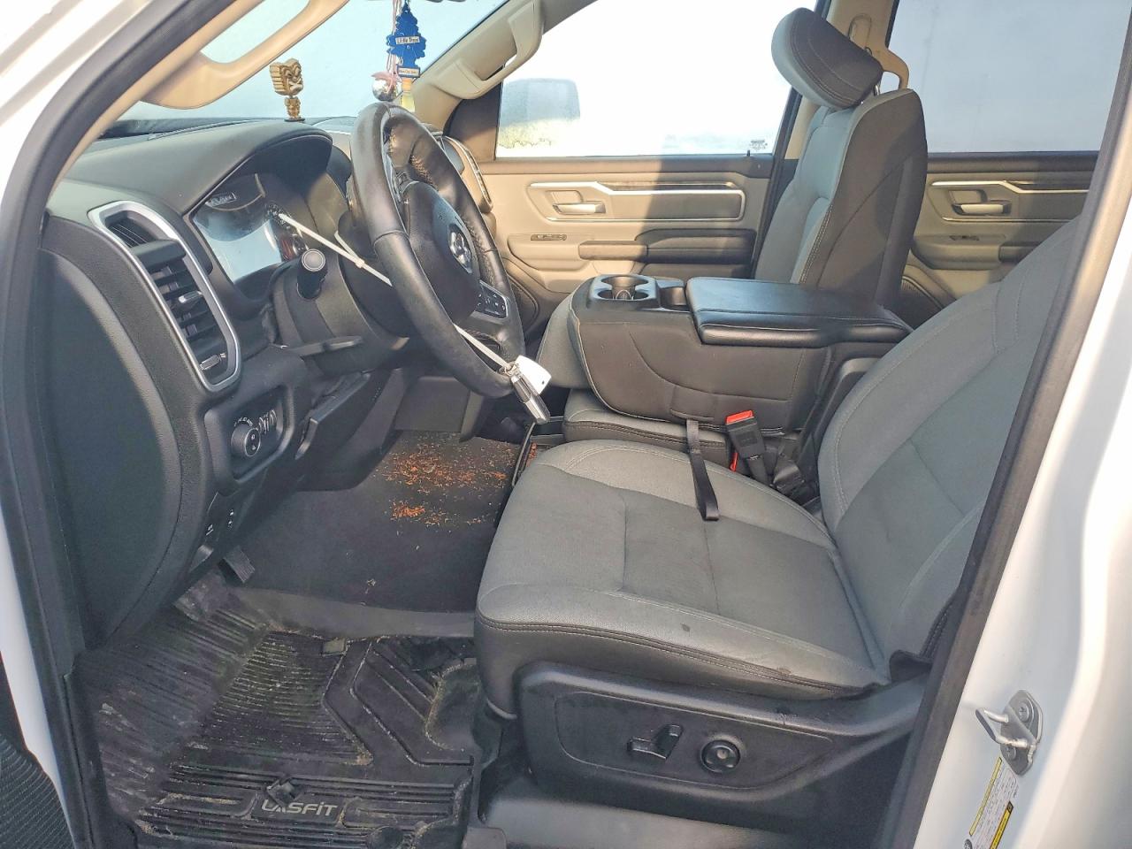 2019 RAM 1500 photo 7