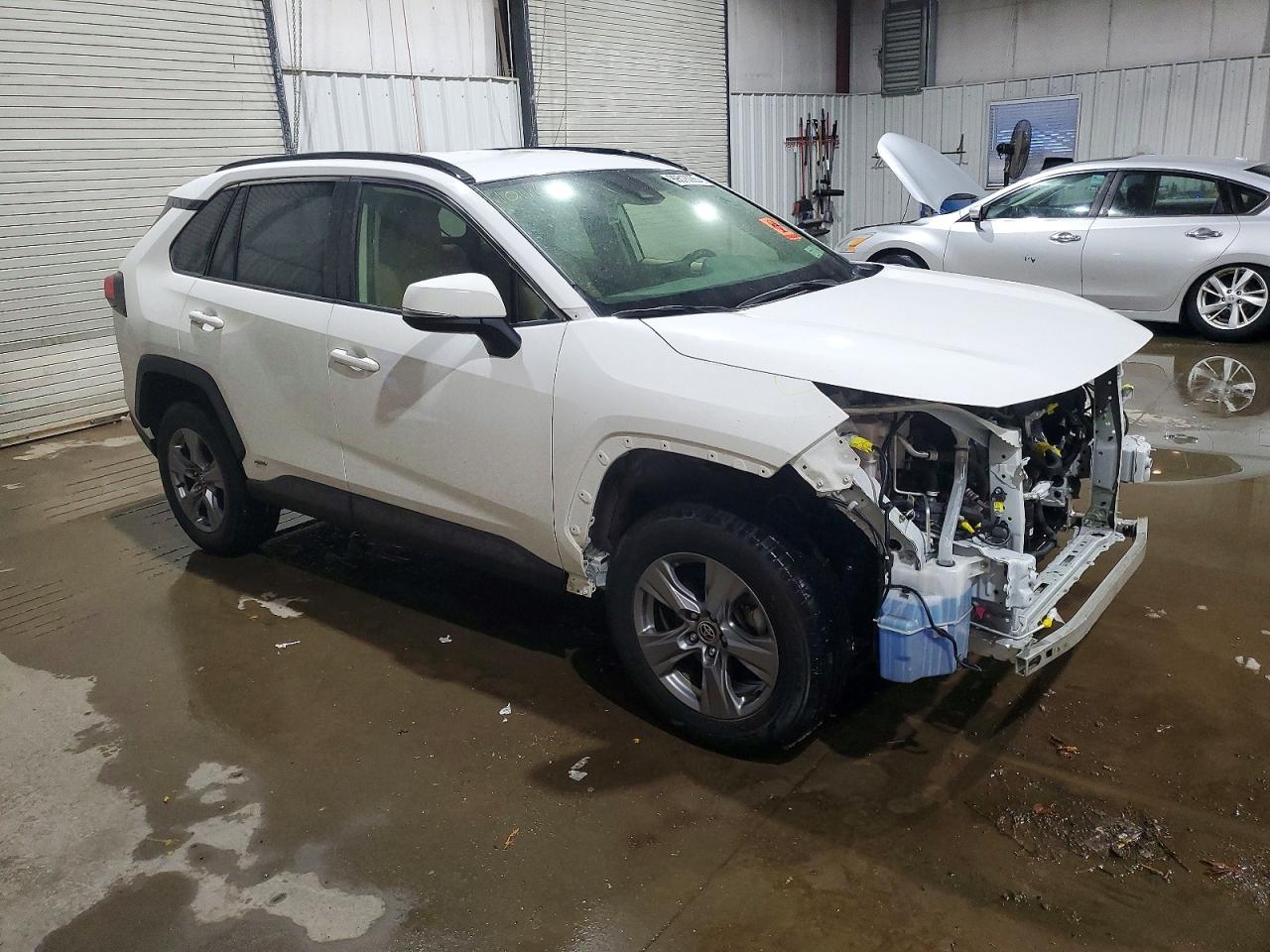 2022 TOYOTA RAV4 LE photo 4
