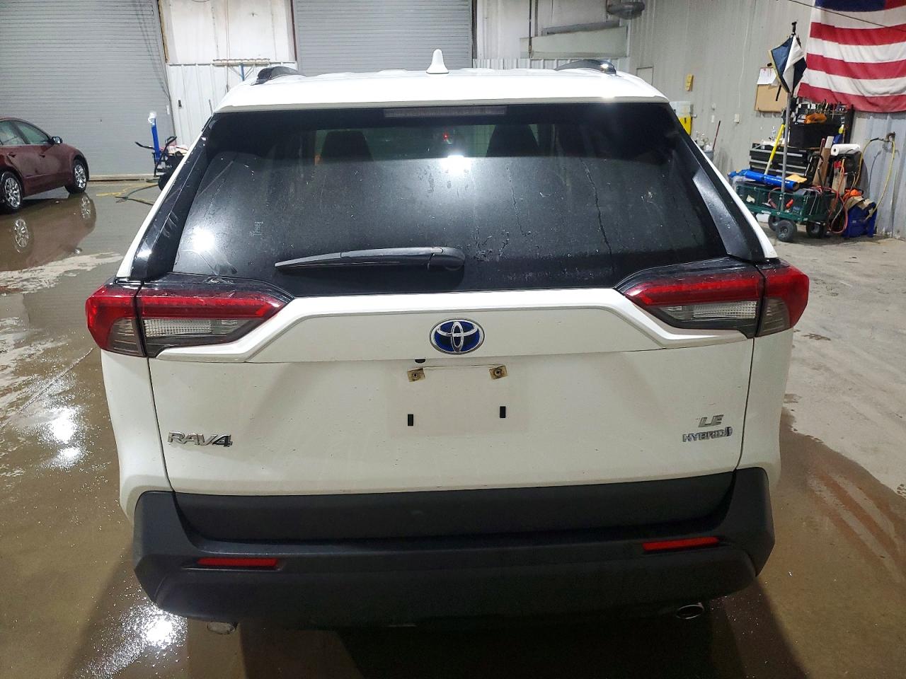 2022 TOYOTA RAV4 LE photo 6