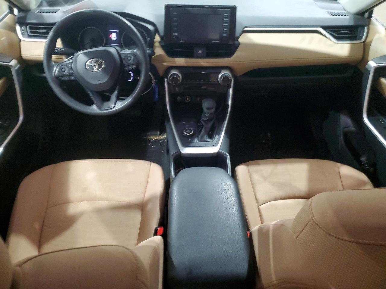 2022 TOYOTA RAV4 LE photo 8