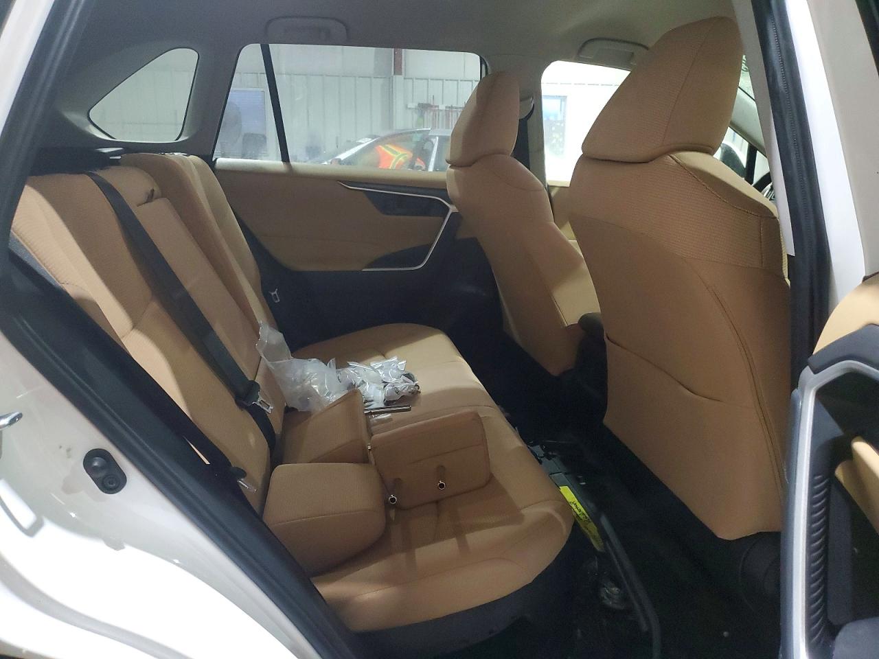 2022 TOYOTA RAV4 LE photo 11