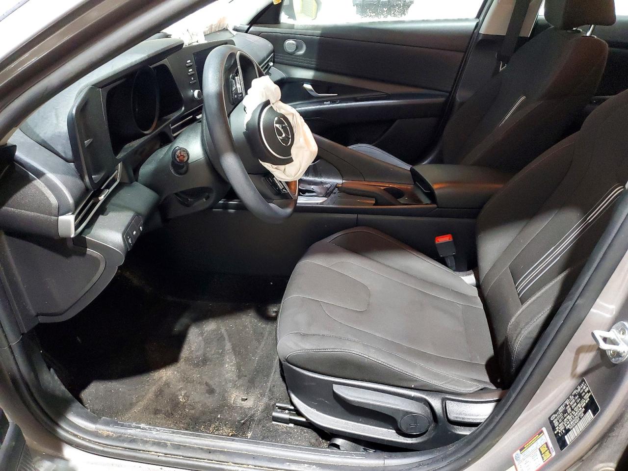 2022 HYUNDAI ELANTRA SEL photo 7