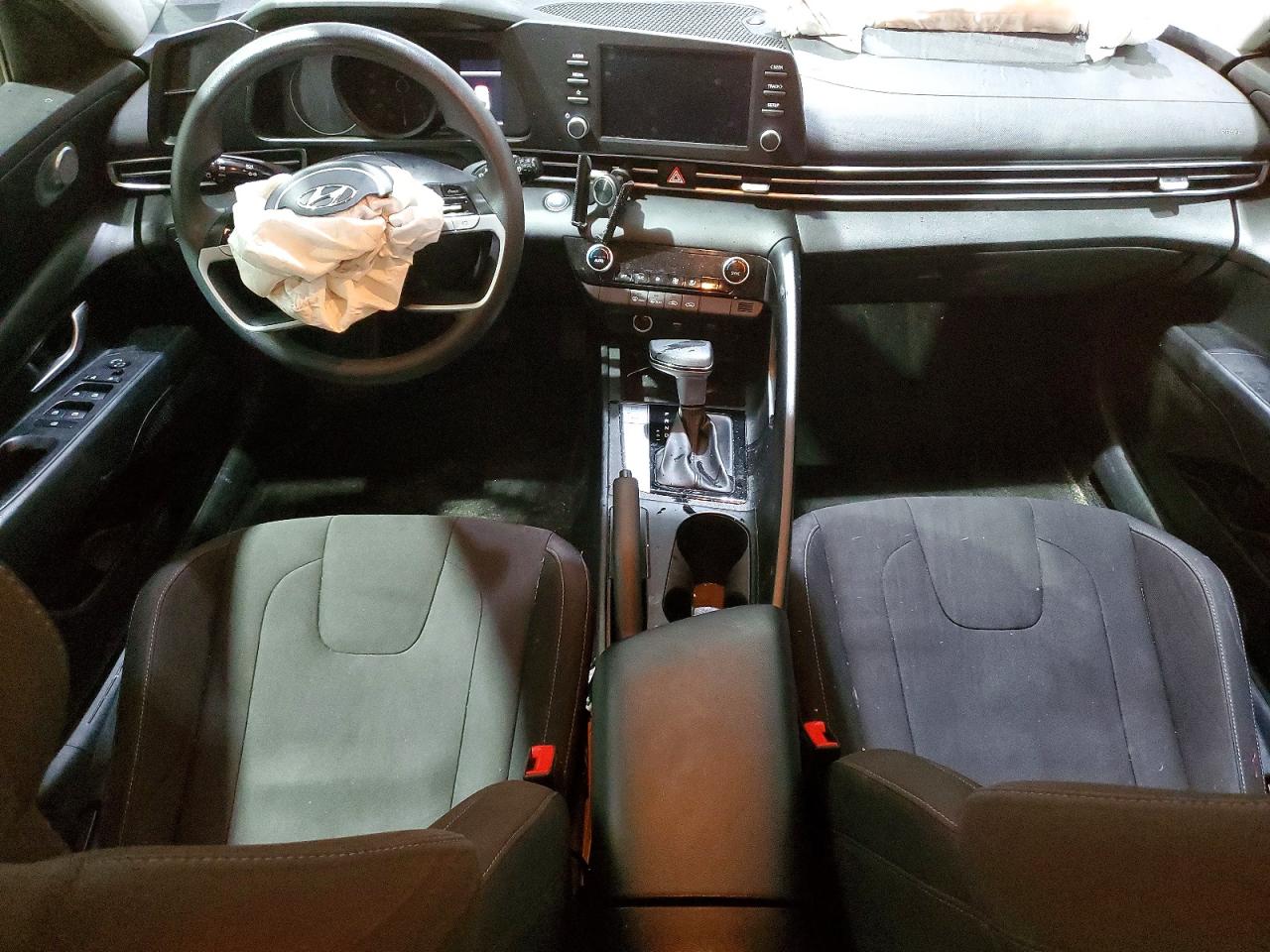 2022 HYUNDAI ELANTRA SEL photo 8