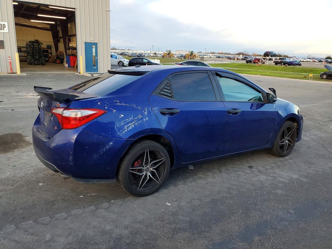 2014 TOYOTA COROLLA L photo 3
