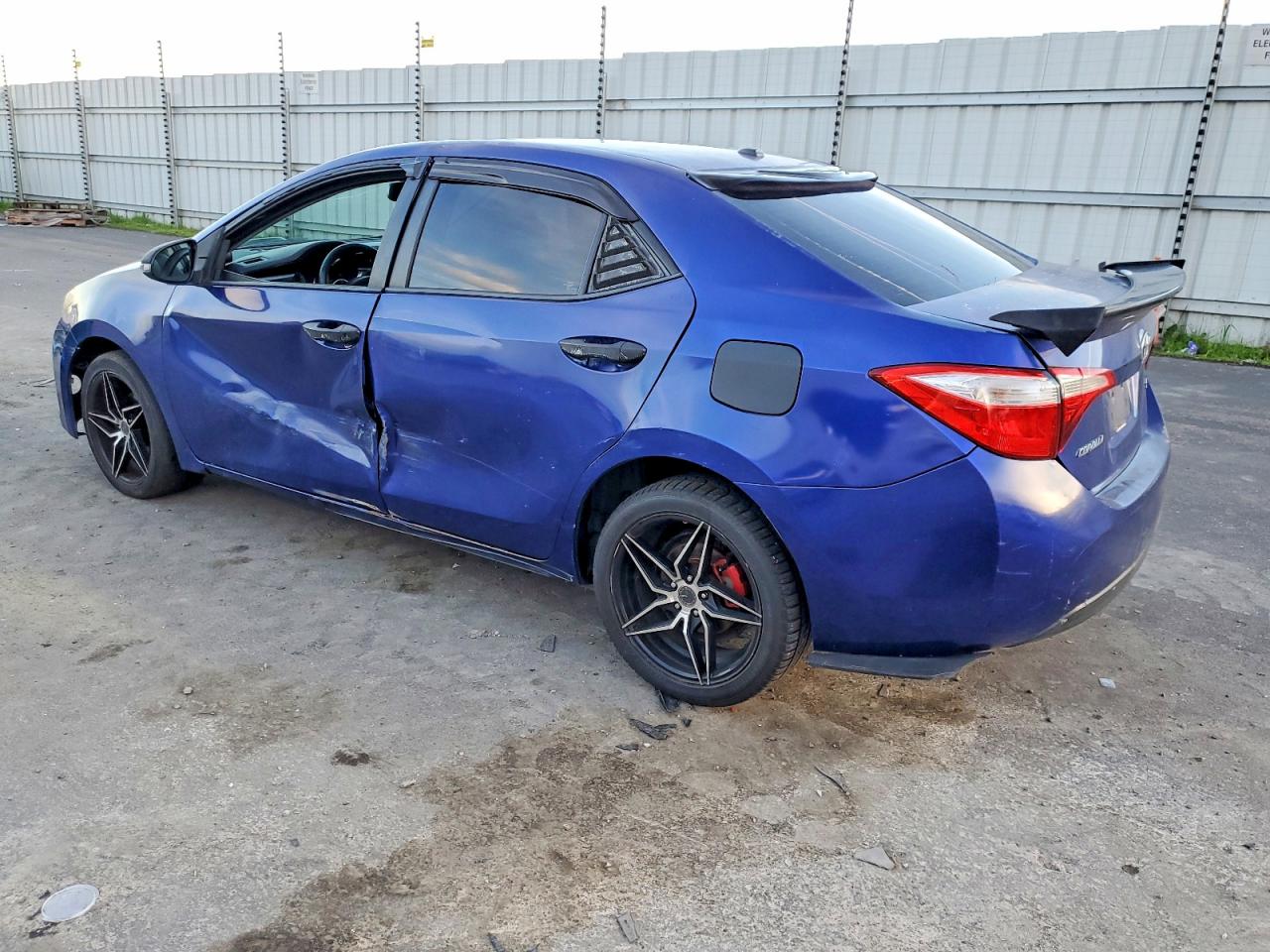 2014 TOYOTA COROLLA L photo 2