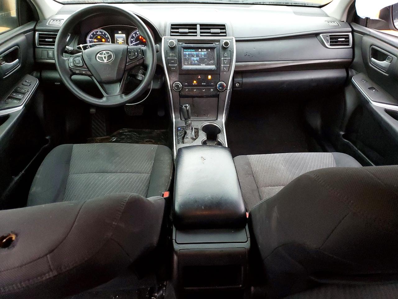 2016 TOYOTA CAMRY LE photo 8