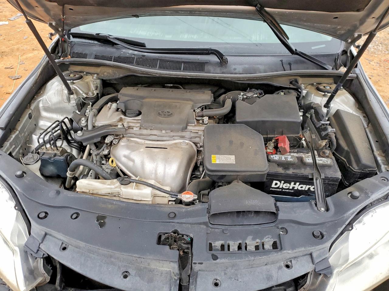 2016 TOYOTA CAMRY LE photo 11