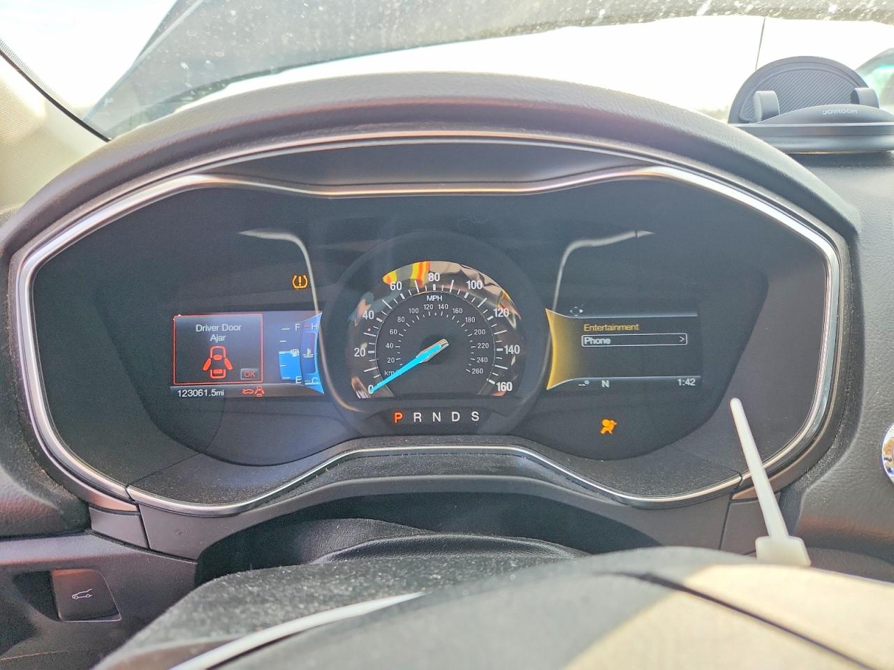 2017 FORD FUSION SE photo 9