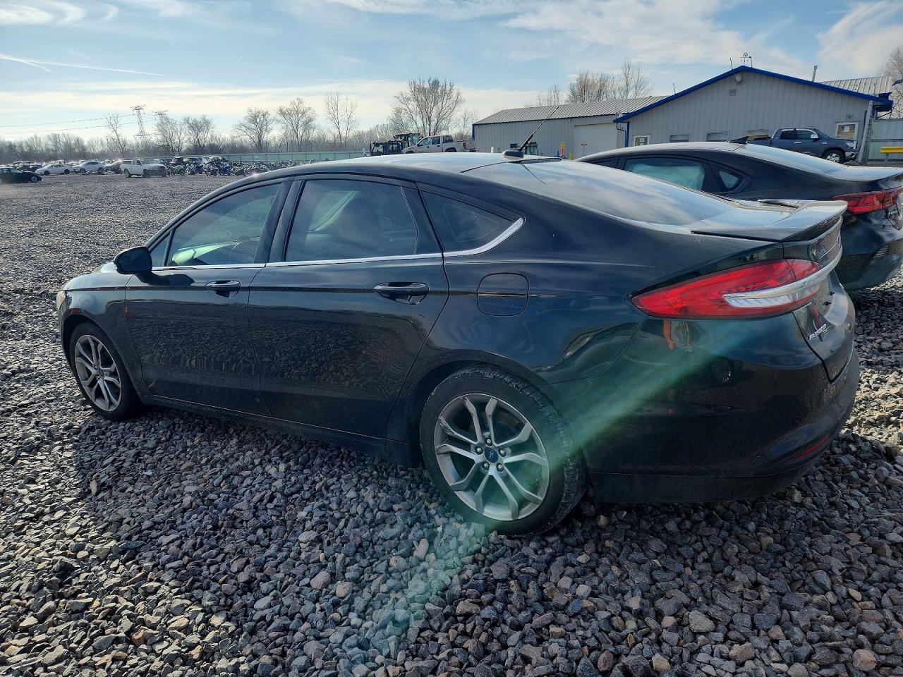 2017 FORD FUSION SE photo 2