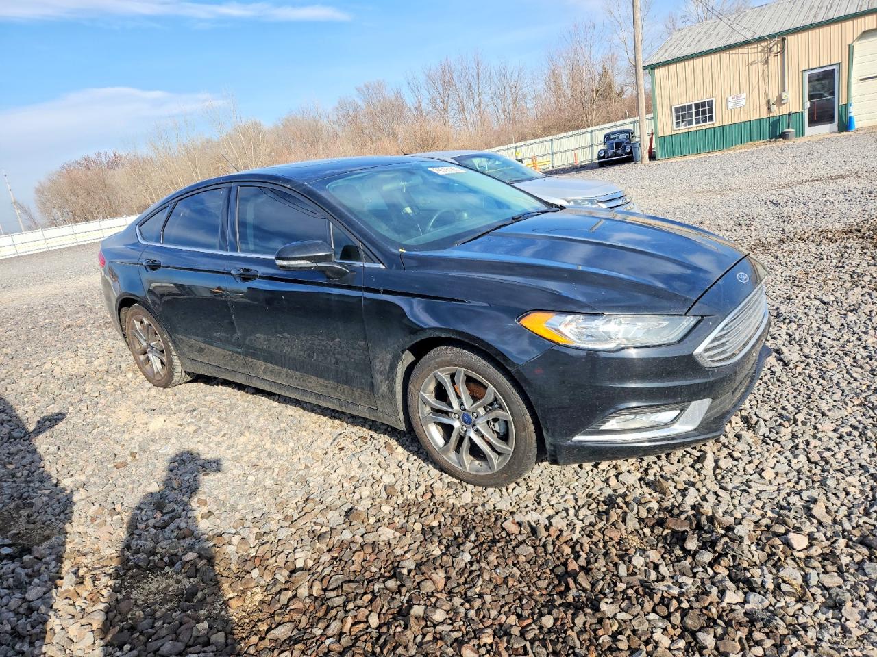 2017 FORD FUSION SE photo 4