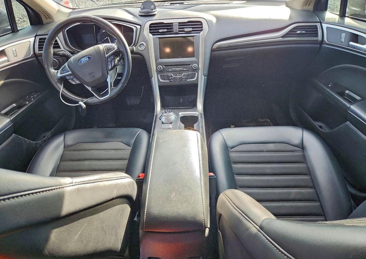 2017 FORD FUSION SE photo 8