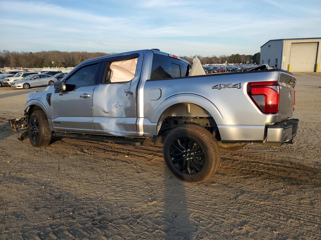 2025 FORD F150 XLT photo 2