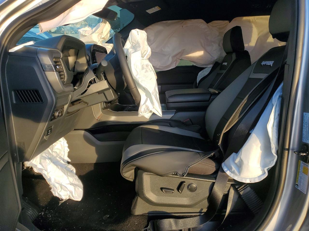 2025 FORD F150 XLT photo 7