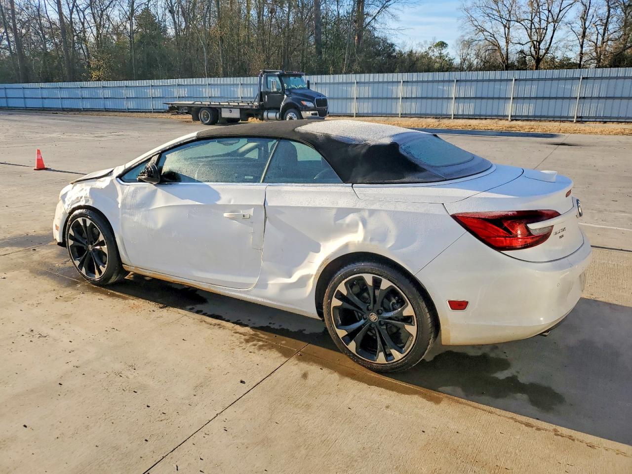 2018 BUICK CASCADA SPORT TOURING photo 2