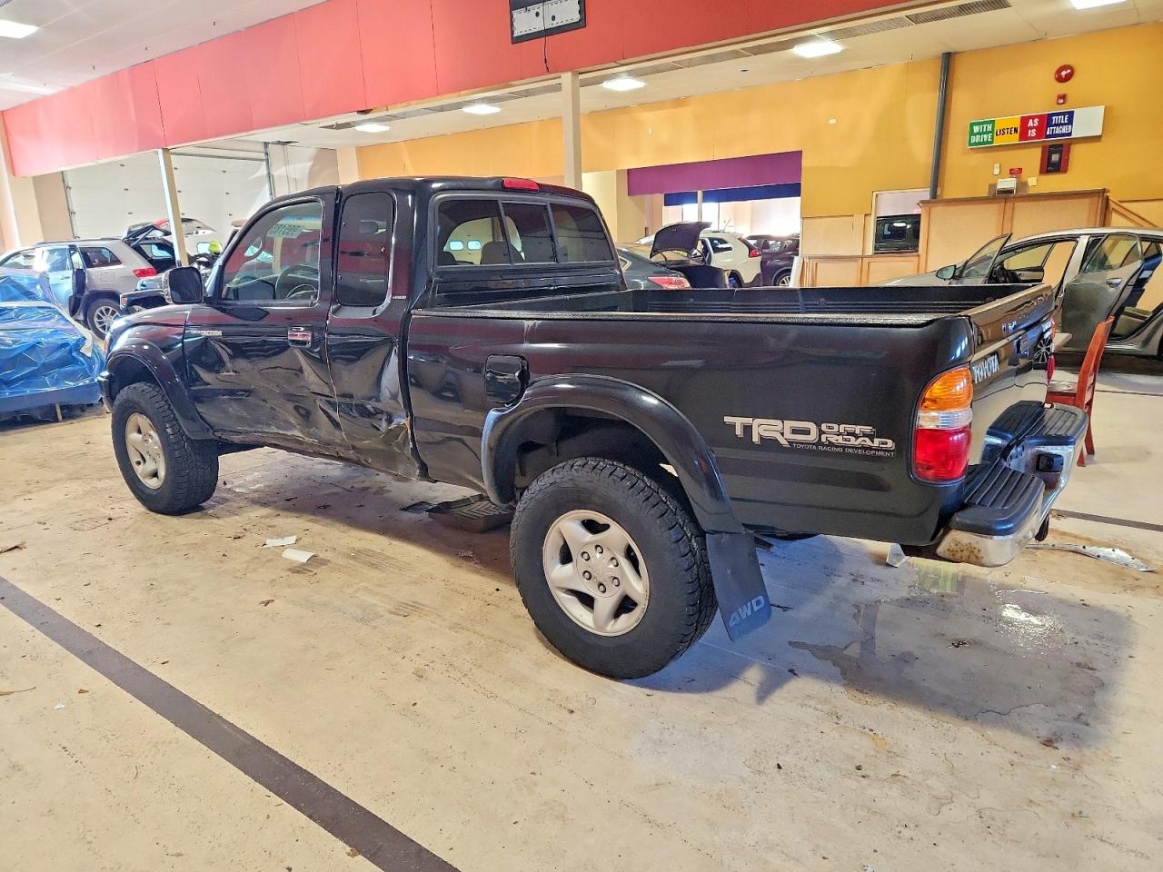 2004 TOYOTA TACOMA XTRACAB photo 2