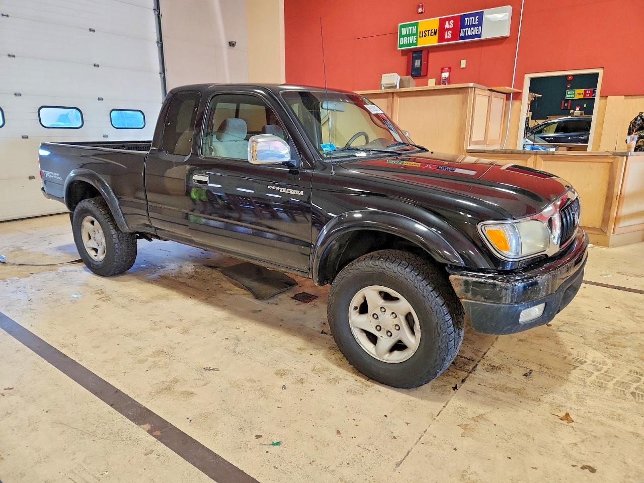 2004 TOYOTA TACOMA XTRACAB photo 4